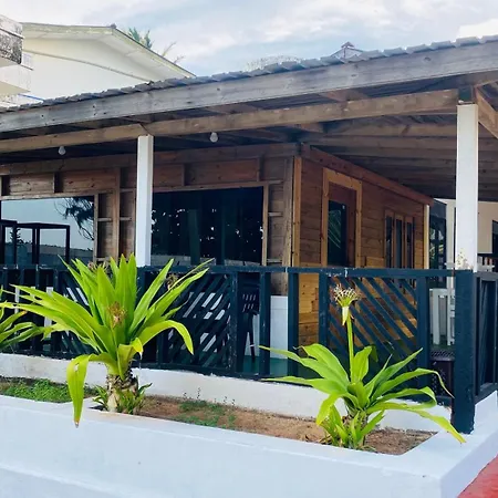 Golden Beach Cottages Trincomalee Exterior photo